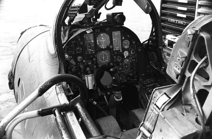 Indvendig udsigt til cockpiten i et F-105D Thunderchief.