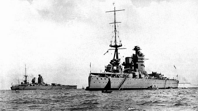 Slagskibe HMS Nelson og HMS Rodney i anker.