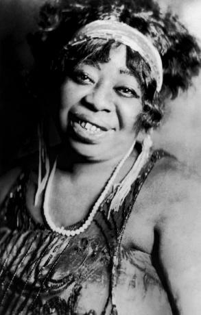 Ma Rainey omkring 1923.