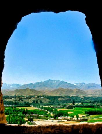 udsigt over Bamiyan-dalen fra hulen