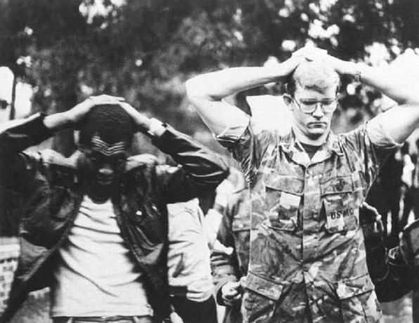 To amerikanske gidsler i Iran som gidskrise, 4. november 1979