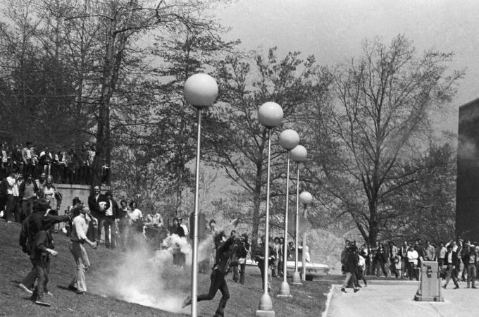 Scener under skyderiet i Kent State