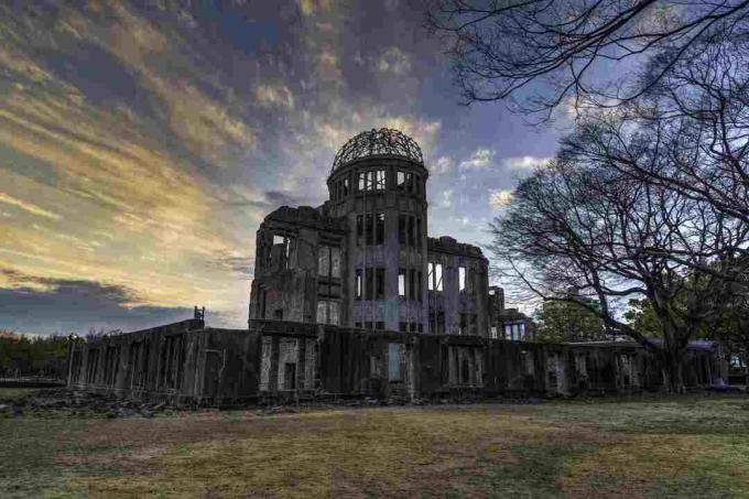 Hiroshima A-Bomb Dome ved solnedgang