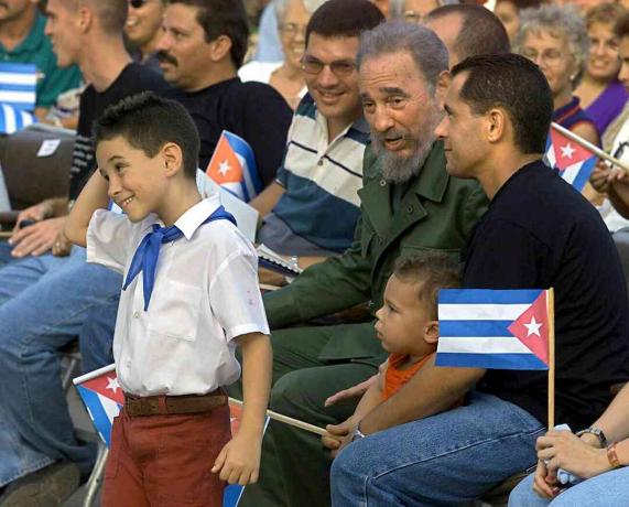 Elián og Juan Miguel González med Fidel Castro
