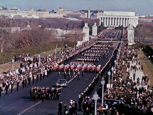 Præference fra præsident John F. Kennedy krydser over memorial bridge