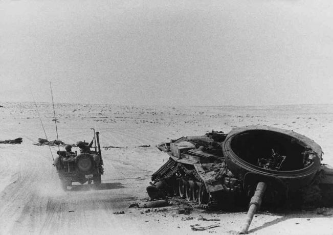 Vragning af en egyptisk tank i Sinai, 1973