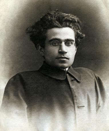 Antonio Gramsci (1891-1937), politiker; før han tiltrådte Socialistpartiet, derefter en af ​​grundlæggerne af det italienske kommunistparti i 1921