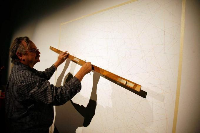 John Hogan skaber en Sol Lewitt-tegning