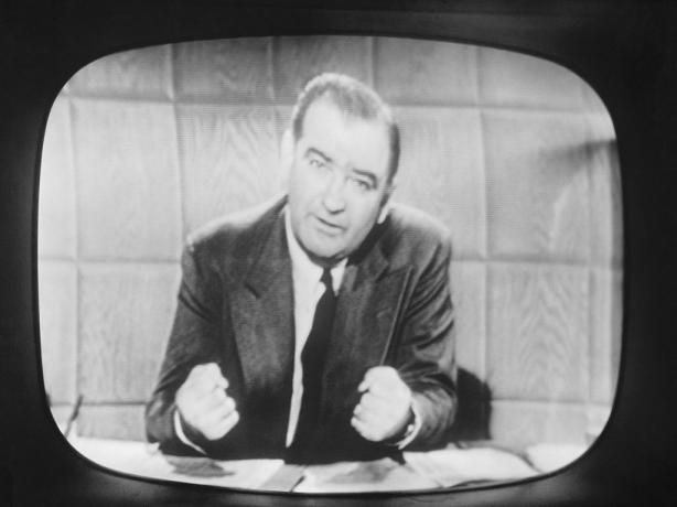 Senator Joseph R. McCarthy i tv-udsendelse