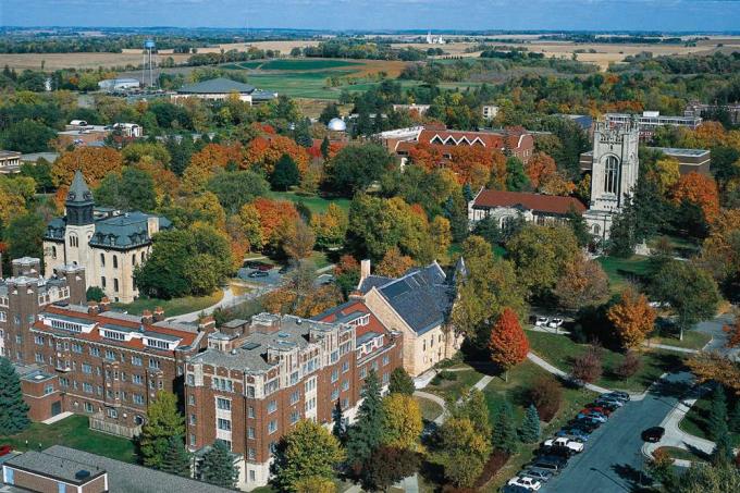 En luftfoto af Carleton College i Minnesota.