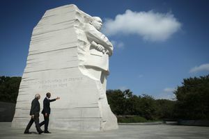 Obama og den indiske premierminister ved MLK-mindesmærket