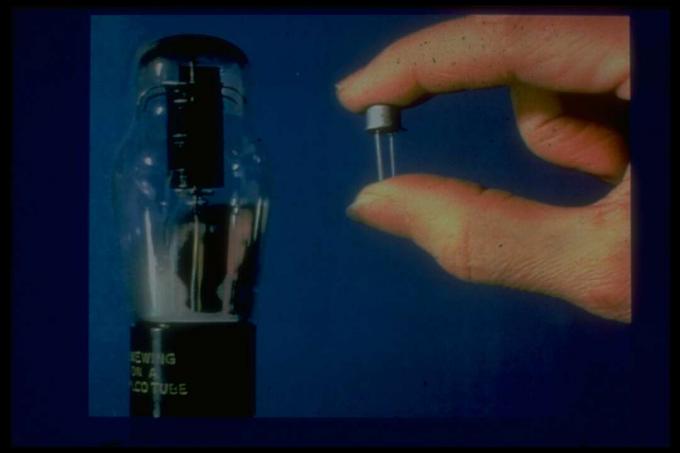 Vakuumrør & transistor, funktionelle forearbejdere af halvlederchips