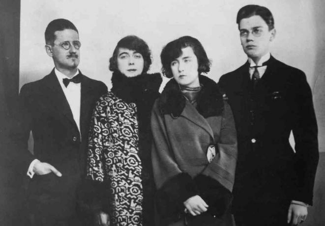 foto af James Joyce og familien