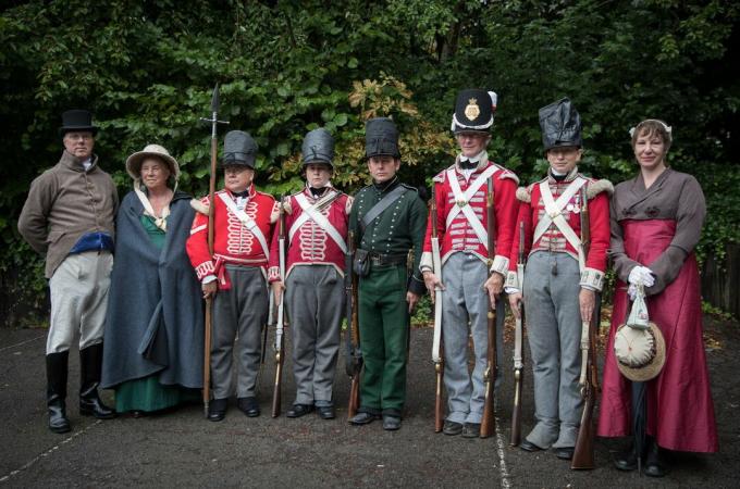 Jane Austen-festivalen åbner med en regency kostumeret promenade